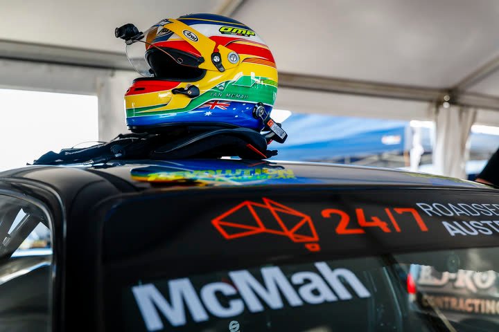 Car 50 at Mount Panorama, Bathurst